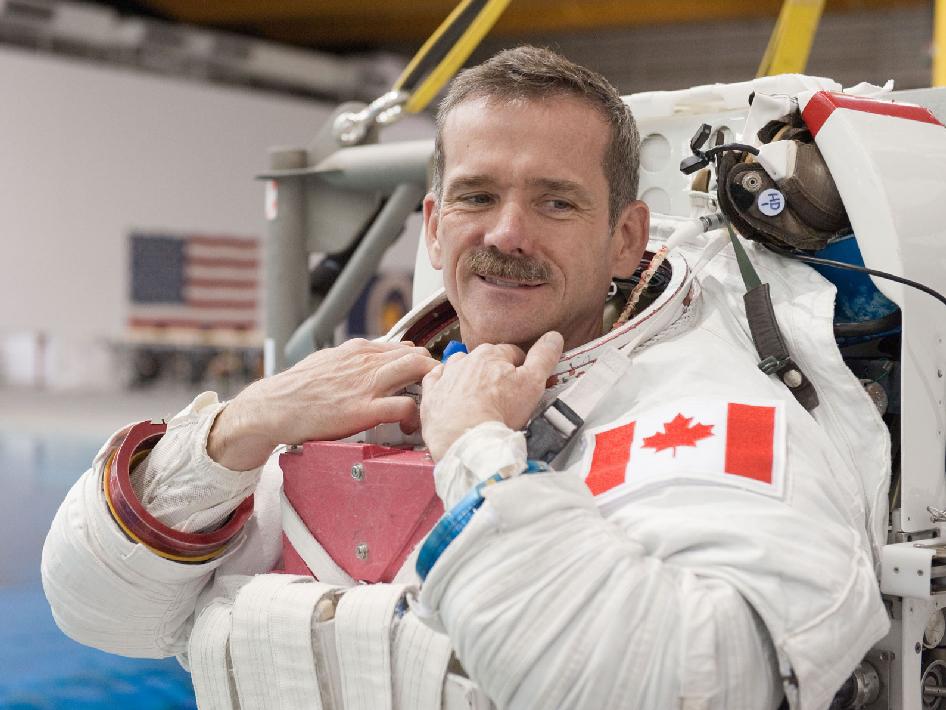 Hadfield: W kosmosie jest zbyt fajnie, by spać.